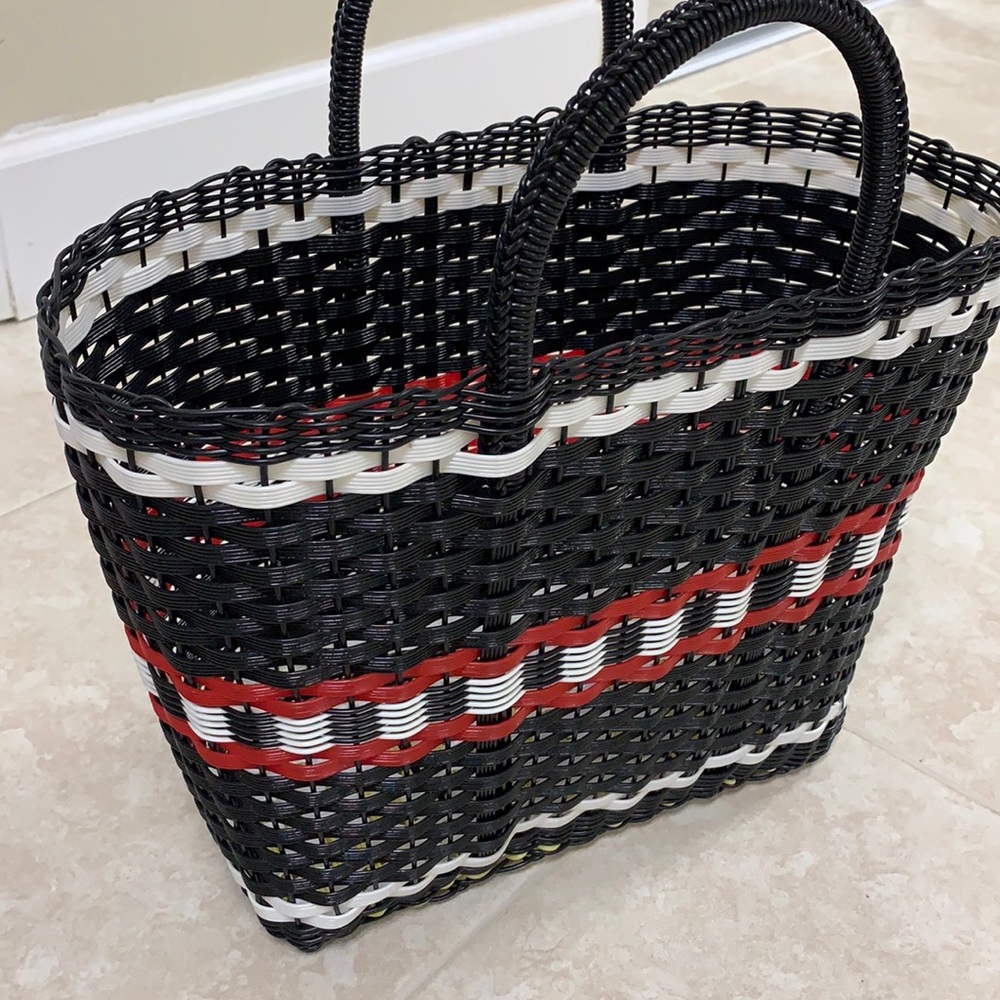 Woven beach bag